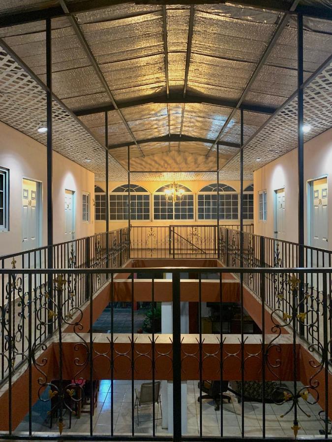 Black Lion Inn Santiago Dış mekan fotoğraf